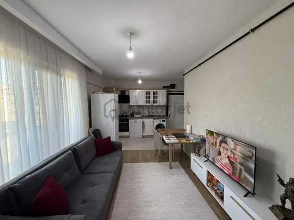 "alaçatı"incek Bulvarda Arakat Ön Cephe Cam Balkonlu Kredili 1+1 1