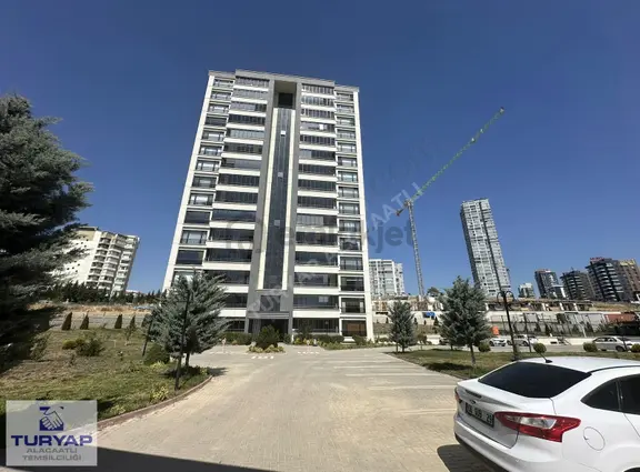 Turyap'tan Perlayalçın Konutarında 4+1 Ara Kat Lüx Kiralık Daire 1