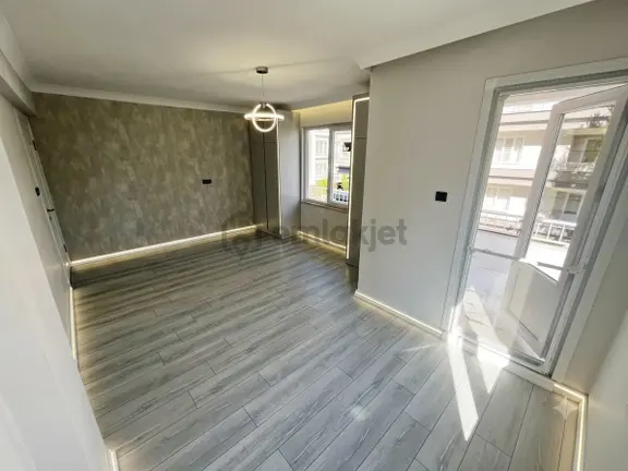 Aktif'ten Akçay'da Satılık Ön Cephe Çift Balkonlu Harika 2+1 Daire 2