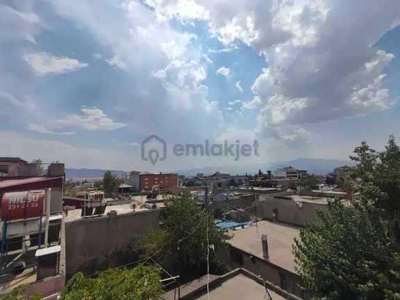 Germenicia'dan Aslanbey'de Satılık İki Katlı Müstakil Ev 1