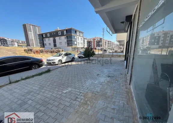 Demiröz'den Cadde Üzerinde 55m2 + Depolu İşlek Konumda Dükkan!!! 2