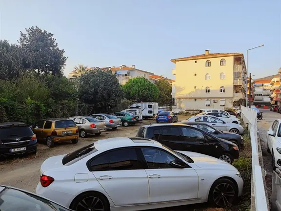 Yakamoz Emlak'tan Kumla'da Satılık Denize Sıfır Havuzlu1+1 Daire 2