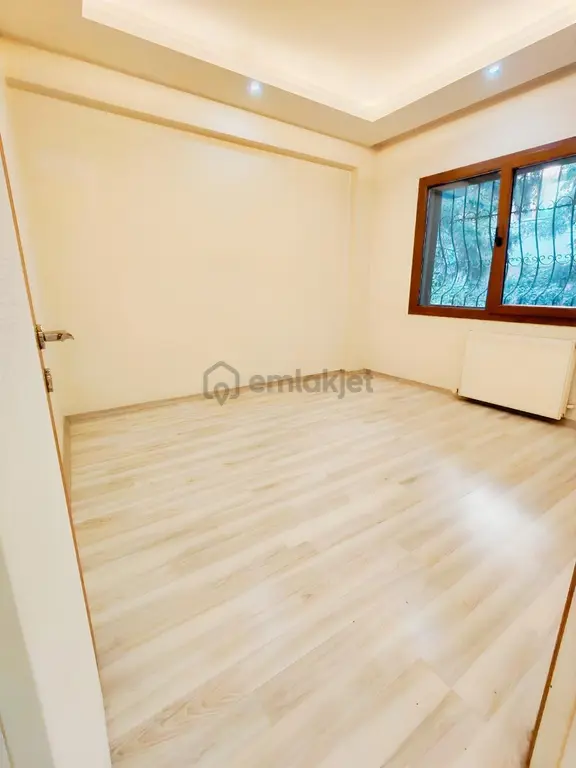Buca Üçkuyular'da Doğalgazlı Bahçeli Geniş 2+1 Kiralık Daire 2