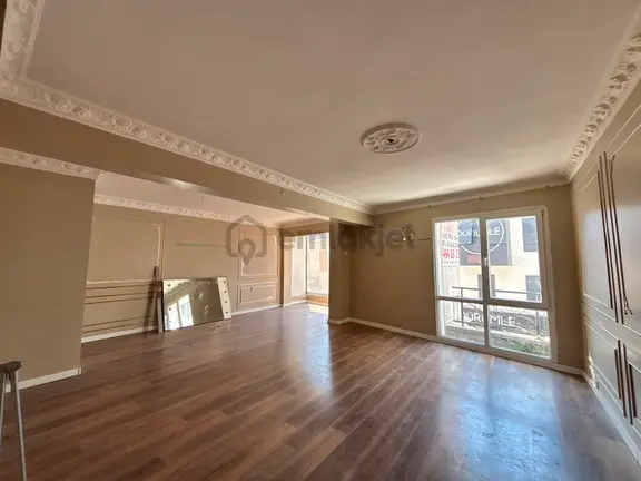 Alsancak Kıbrıs Şehitlerinde 1.kat 3+1 Bakımlı Kiralık Ofis/iş Yeri 1