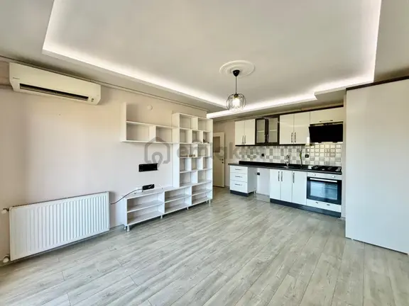 ꧁ay Emlaktan꧂akçay Merkezde Denize Yakın Arakat Ön Cephe Kombili Asansörlü Satılık 1+1 Lüks Daire 1