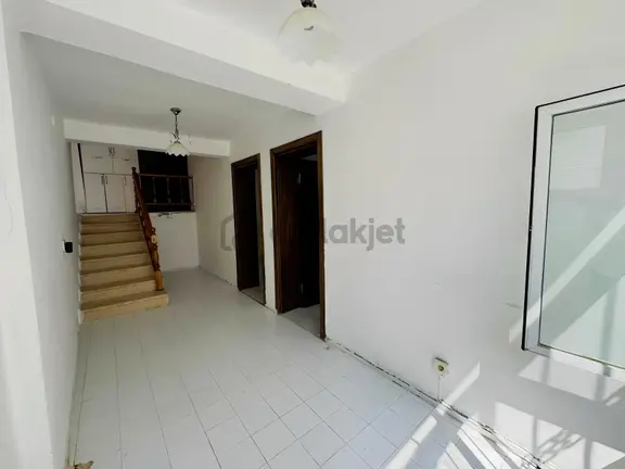 Bodrum Bankevlerde 2,5+1 Düz Ayak Alt Kat Dubleks Daire 2
