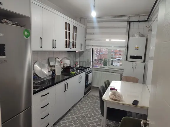 Sahibinden Satılık 3+1 140 M2kat 4 Cadde Üzeri Aile Apartmanı 1