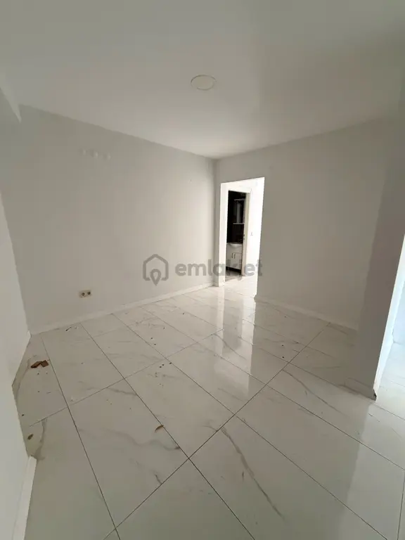 Muratpaşa Elmali Caddesi̇ Vali̇li̇ğe Yakin Satilik 2+1 Ofi̇s 1