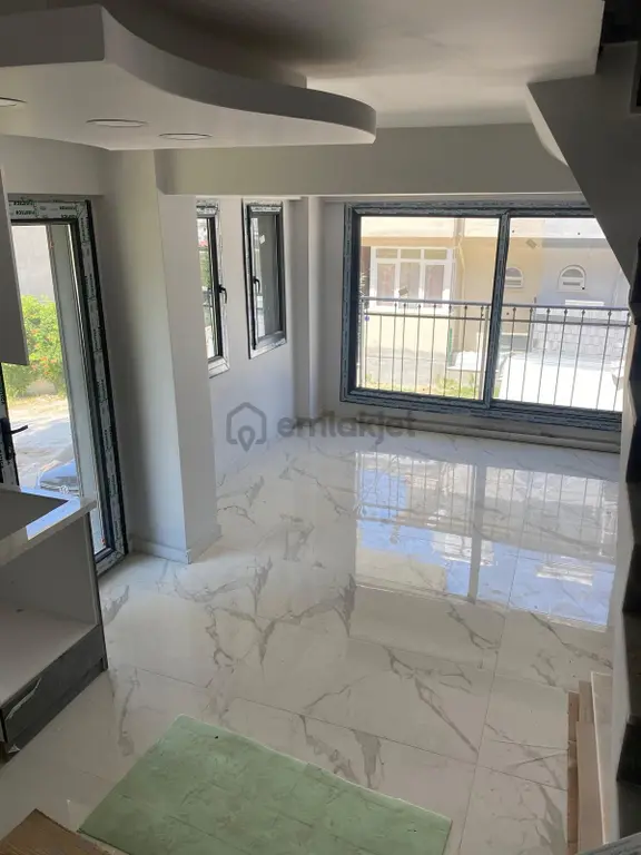 Karaova'da Site İçinde Yüzme Havuzlu 4+1 Satılık Villa 2