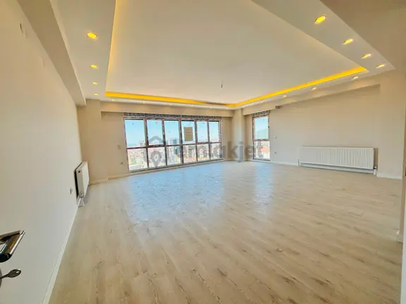 Yakacık Yeni Mah Güvenlikli Site İçi 4+1 Ebeveyn Banyolu Lüks Kiralık Daire 1