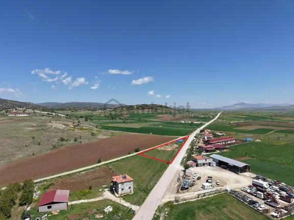 Asfalta Cephe İmarlı Arsa 1