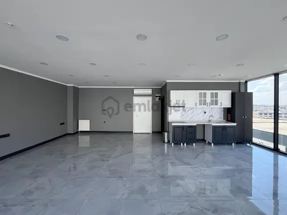 İst. Yolu Üzeri Türeli İş Merkezi'nde, 55 M² Satılık Konut-ofis 2