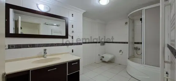 İzmit Çarşı Merkez Konum 4+1 Lux Dublex Barbekü Teraslı Kiralık. 2