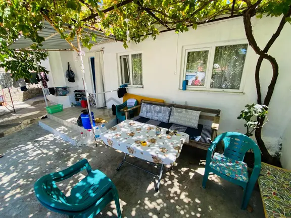 Vitrinden Çamcıda Tam Eşyalı Bahçeli Köy Evi 1
