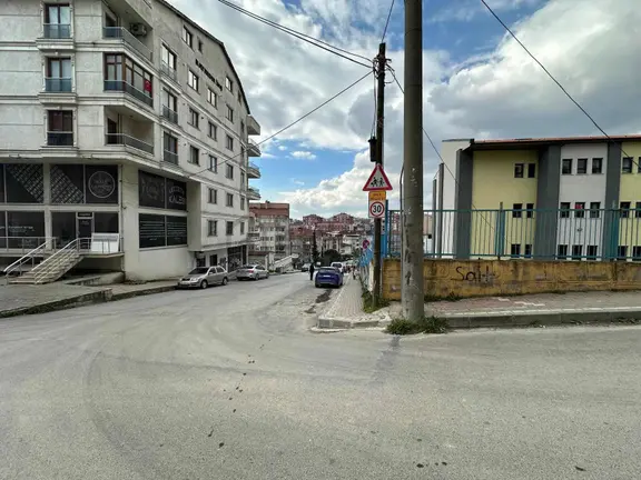 Barış Mah Cadde Üzeri Tabela Değeri Yüksek Kiralık Dükkan 2