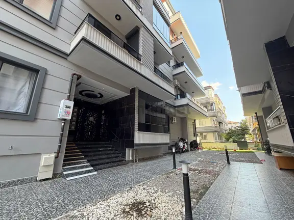 ▀ Yetkili Güç'ten ▀ Altınkum'da Kombili Cam Balkonlu Yeni Binada Lüx 2+1 Daire 2