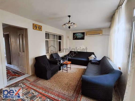 Karabağlar'da 2+1 Eşyalı Kiralık Daire 1