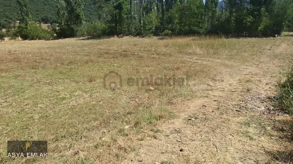 Ağlasun Yazır Köyünde Satılık Fırsat Arazi 1
