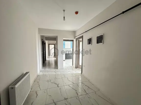 Remax Dem'den Demirkentte Satılık 2+1 Geniş Daire 2