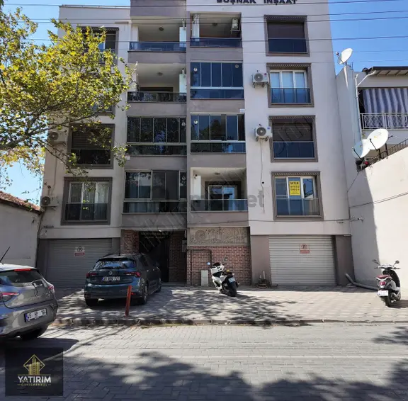 Atatürk Merkezi Konumda 142 M2 3+1 Asansörlü Bakımlı Daire 1