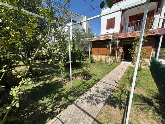 Dağlı Gayrimenkulden|denize|çok Yakın|geniş|bahçeli|3+1|villa 2