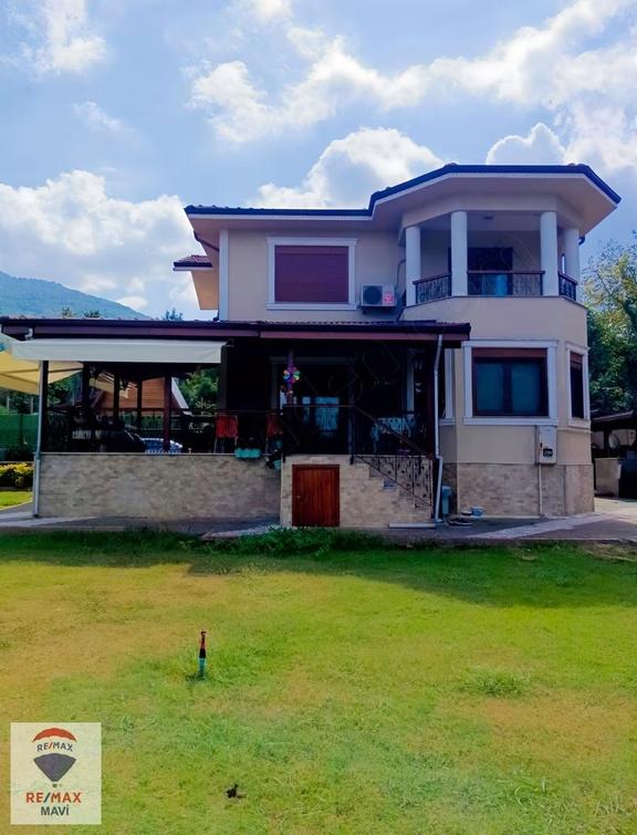Sapanca Yanıkta Satılık Villa.. 2