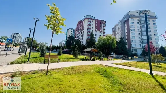 Çukurambar / İşçi Bloklarında 262 M2 Kiralık 2 Katlı Dükkan/mağa 2