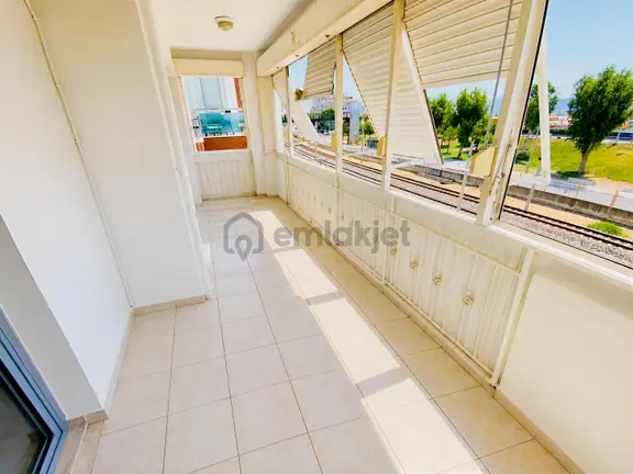 Bayraklı Merkezde İzban Yanı Deniz Manzaralı Kiralık 3+1 Daire 2