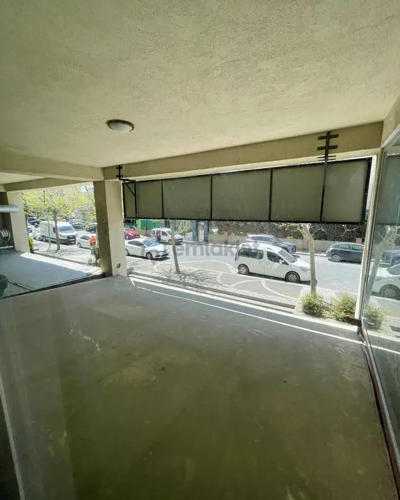 Başakşehir Merkez Hazır Kiracılı 155 M2 Satılık Dükkan 2