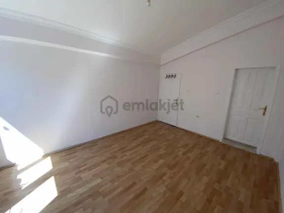 Bulut Emlak; Türk-işte Asansörlü, Geniş Teraslı, Masrafsız 2+1 2