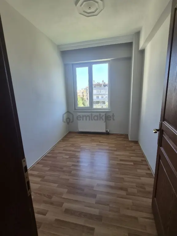 Altınkumda 3+1 114 M² Net Çift Balkonlu Geniş Kiralık Daire 2