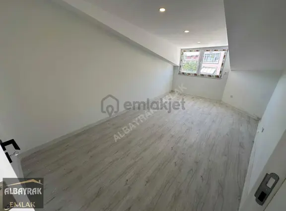 Albayrak'tan Çamlıca Kule Ve Deniz Manzaralı Sıfır 3+1 Dubleks 2