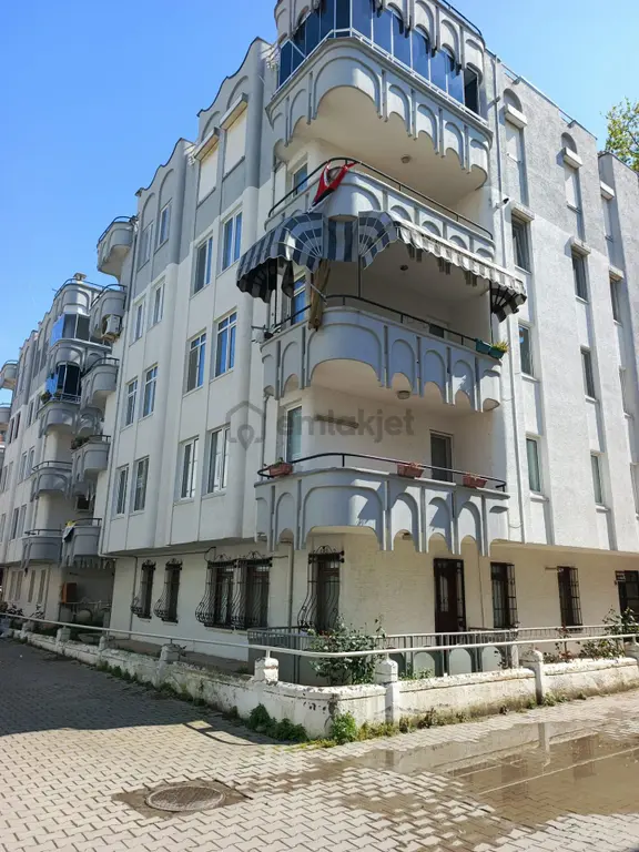 Mudanya Yalı Mah.de Kiralık Daire 2+1 Merkezde 1.kat Asansör Yok. D.gazlı Deniz Dibi Sahilde 2
