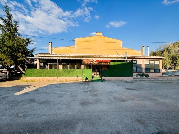 Devren Kiralık Tam Donanımlı Lokanta / Restoran 1