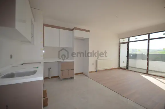 Altınşah Emlak'tan Site İçerisinde E.banyolu 2+1 1