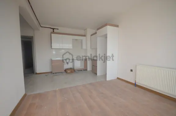 Altınşah Emlak'tan Site İçerisinde E.banyolu 2+1 2