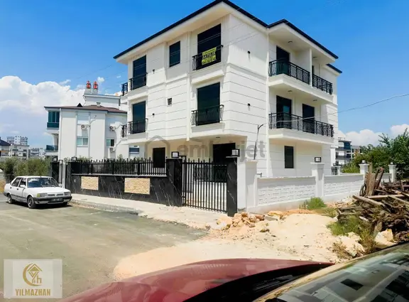 Varsak'da Sıfır 1+1 Satılık Daire 1