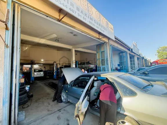 Dora Gayrimenkul'den Atasanayi Güzel Konum Köşebaşı 250m2 Dükkan 2
