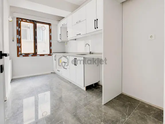Bahçelievler Soğanlıda Sıfır Binada Asansörlü, Balkonlu, Yatırı 1