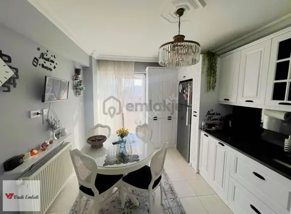 Karşıyaka'da Satılık 3+1 Daire Site İçinde | Vadi Emlak 2