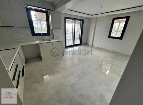 Tuana Emlaktan Toparlar Mahallesinde 2+1 Kiralık Giriş Kat Daire 2
