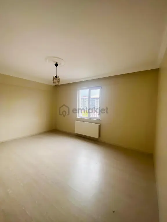 Yenişehir Emniyet Karşısı Coca Kolanın Arkası Arakat Kiralık 3+1 2