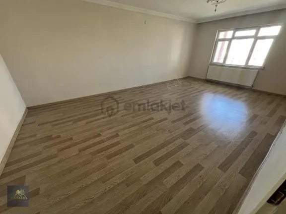 Karakaya'dan Şentepe Sol'da Ara Kat Geniş Daire 1