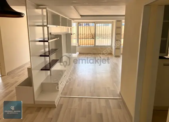 Karataş Tramvay Durağına Yakın Sahilde Tadilatlı Kiralık İşyeri 1