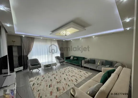 Türbe Caddesi Satılık Ultra Geniş Bağımsız Mutfak 3+1 Daire 1