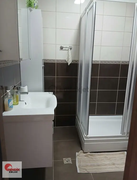Pendik Çarşı Merkezde Satılık 3+1 Daire. 2
