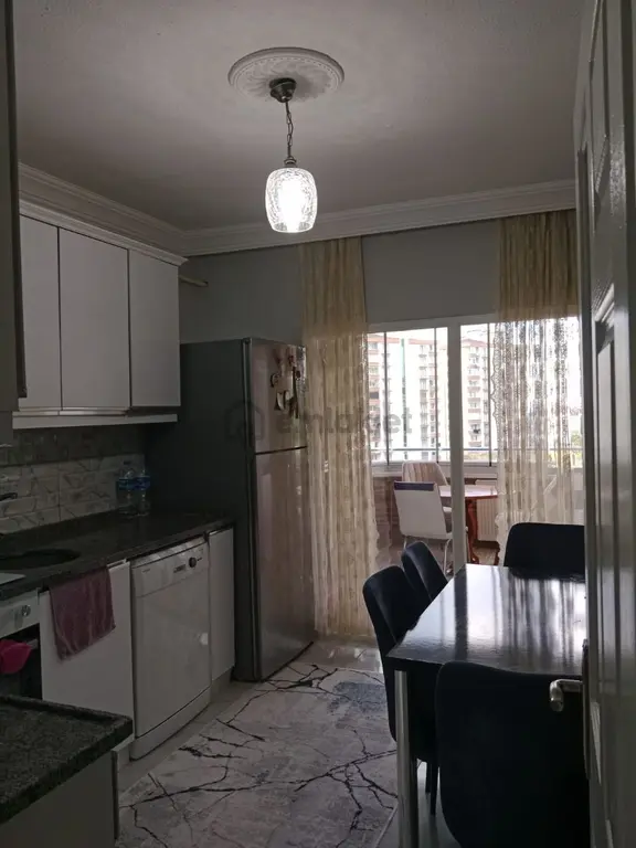 Mavi Yeşil Sitesinde Ebeveyn Banyolu Satılık Daire 2
