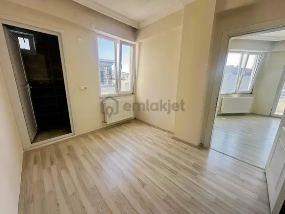 Çınarlıkta Uygun Fırsat Fiyatlı Kiralık Dubleks Daire 2
