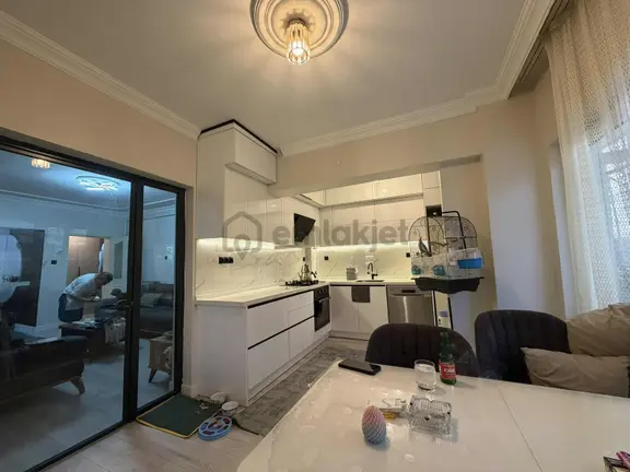 İzmit Çarşı'da Komple Yenilenmiş 3 + 1 Satılık Daire 2
