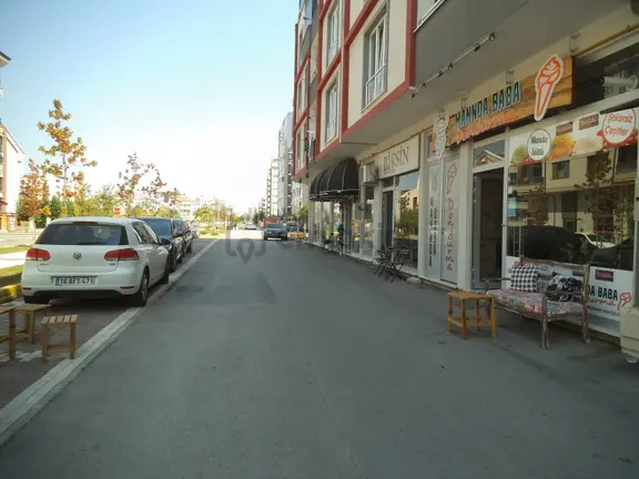 Ertuğrul Mah. Merkezi Lokasyonda, Yürüyüş Yolu Ve Parka Cephe 1